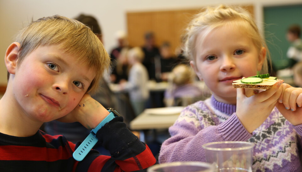 DETTE ER BRA: Aksel og Lilje syntes maten var kjempegod og koste seg skikkelig.