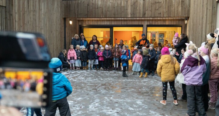 Stenging av kjøkkenet, redusert åpningstid i barnehagen og ingen innleie ved sykefravær