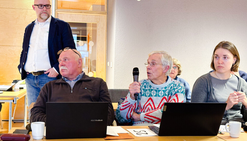 ÅRSMØTE: Even Erlien og Faste Strømmevold, i midten av bildet, i A-aksjonærforeninga ved en tidligere anledning.