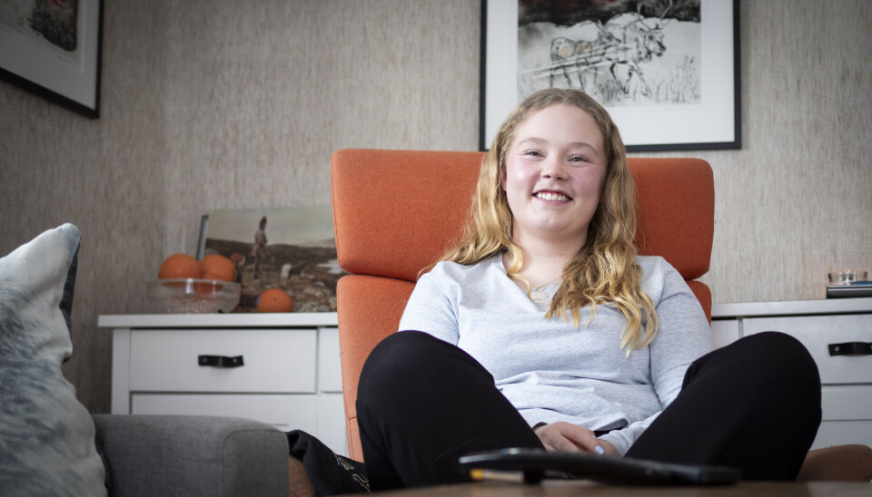 SAMISK VEIVISER: Naimi Renander Bransfjell er oppvokst i reindriftsfamilie og bor på Brekken. Nå reiser hun landet rundt som samisk veiviser.