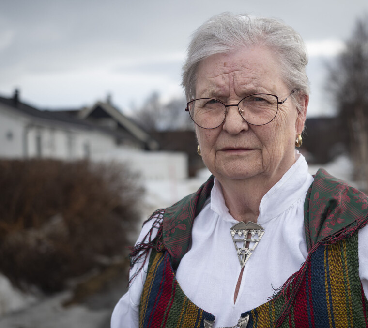 STOLT: Anne Britt Forodden har kvenske aner og er stolt av slektshistoria si. – Det har alltid gjort vondt når eldre slektninger ikke har villet snakke om opprinnelsen vår, sier hun.