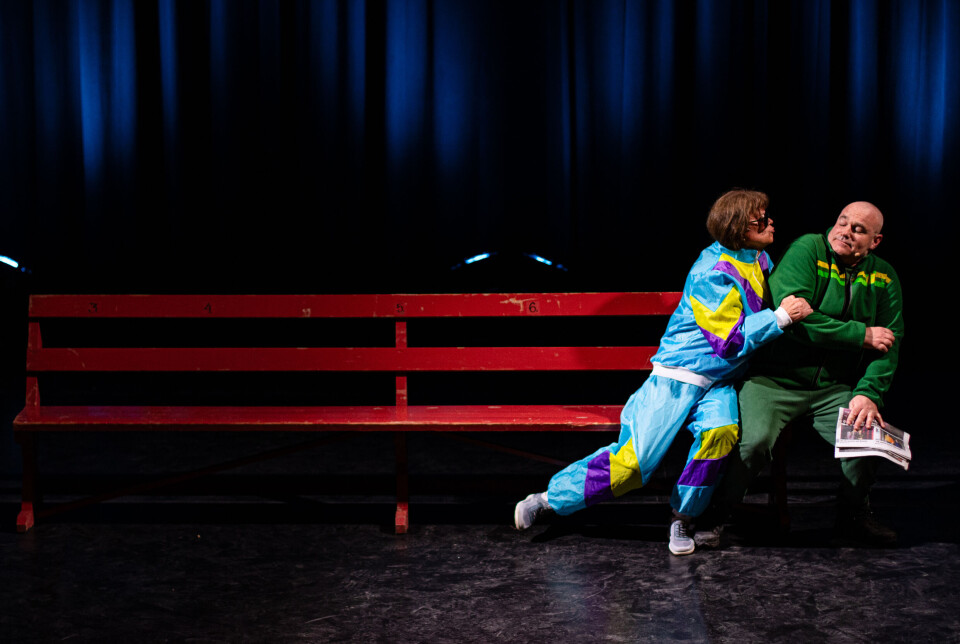 PÅ KANTEN: Ea-gjengen fyller 50 år. Tenk det, 50 år på kanten, og der er de fortsatt. Margit Bakås og Arne Drøyvollsmo viser hvordan det skal gjøres.