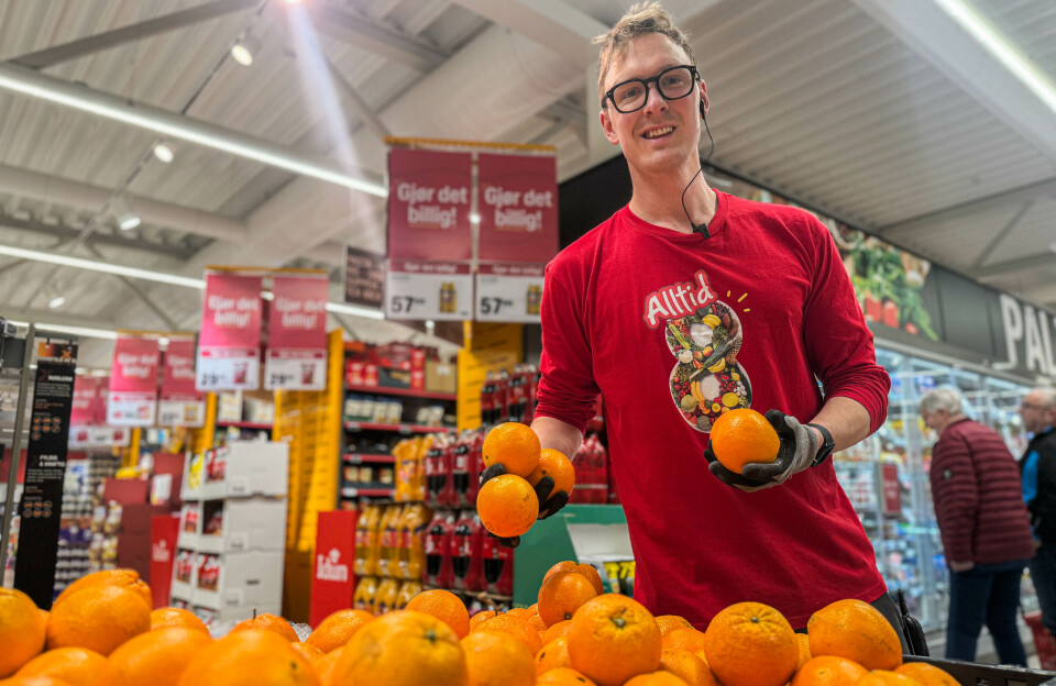 I VEKST: Butikksjef Erlend Synnevåg ved Coop Extra Røros økte omsetninga i fjor med 14,1 prosent. At rørosingene bruker samvirkelagsbutikkene mer, betyr vel så mye som prisveksten, mener han.