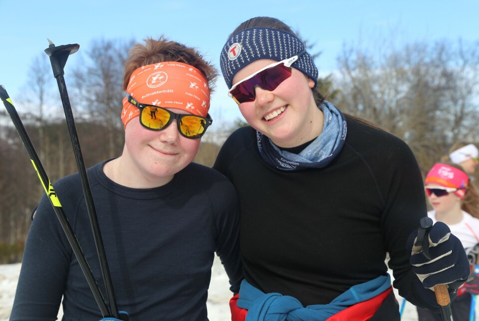 FINE FORHOLD: Asmund Akselsen (14), Røros og Eli Øverhaug Aasen (19), Hessdalen er søskenbarn og gikk sammen.