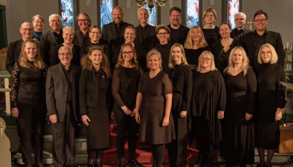 TIL RØROS: Ålesund kammerkor har med seg Os-bosatte Gro Kjelleberg som solist til kirkekonserten i Røros kirke fredag.