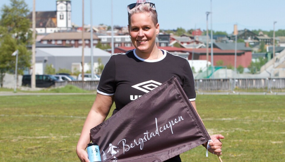 ENGASJERT LEDER: Freyja Siv Berger er leder for årets Bergstadcup: – Jeg var på et julebord der det sto utstilt mange ulike bokser med festivaldrikke. Da slo det meg at vi må jo ha en egen brus for Bergstadcupen, sier hun.