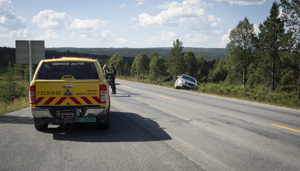 I GRØFTA: Onsdag ettermiddag havna denne bilen i grøfta ikke langt fra CK på Røros.