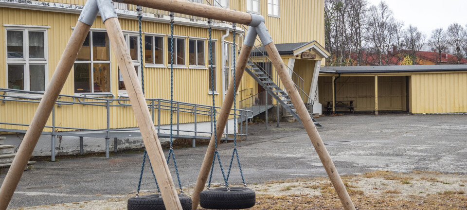 Forskning, juss og
økonomi i skolesaken på Glåmos. – Skolen med 10 elever har blitt for liten