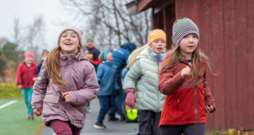 – E ska springe te skoa dett av!