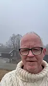 Lars Haltbrekken i tåka på Røros.